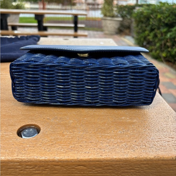 BNWT J.McLaughlin Navy Leather & Wicker shoulder/Crossbody bag - Picture 4 of 12